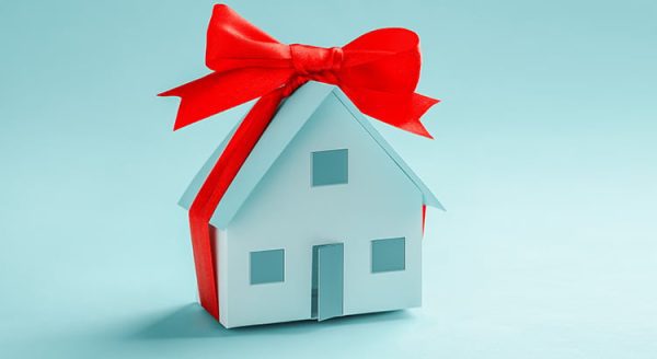 20231120-Is-Your-House-the-Top-Thing-on-a-Buyers-wish-list-this-holiday-season